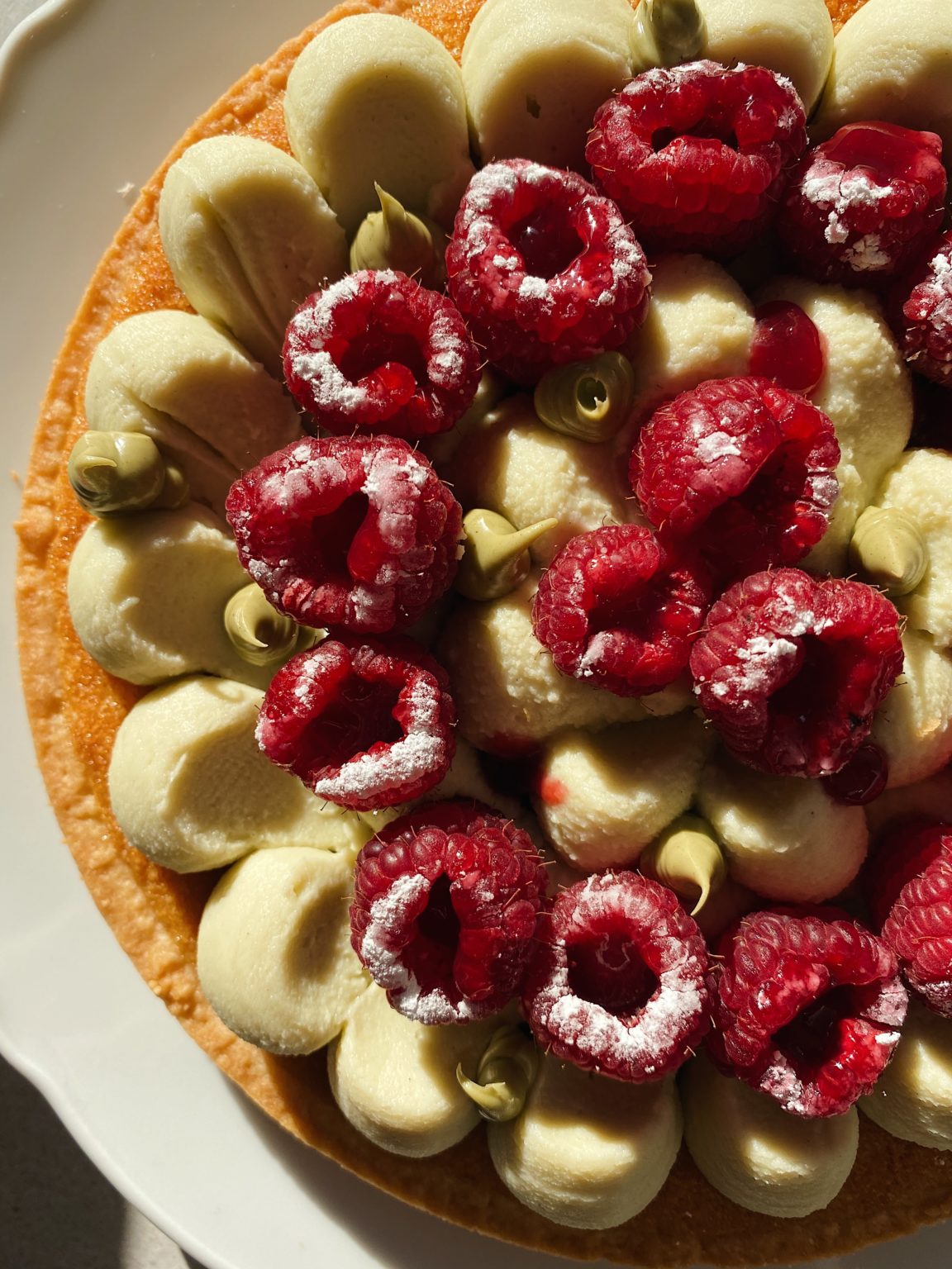 CROSTATA LAMPONI E PISTACCHIO