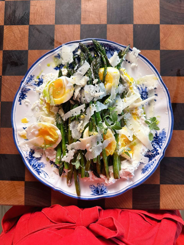 INSALATA DI ASPARAGI, UOVA E PECORINO