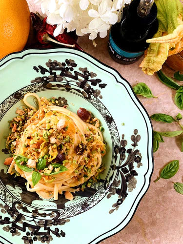 PASTA CON POMODORINI GIALLI, COLATURA DI ALICI E PISTACCHI